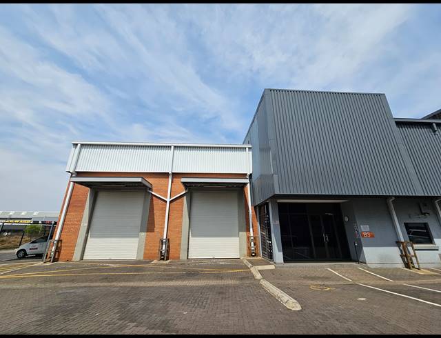 609M² WAREHOUSE TO LET IN LONGLAKE